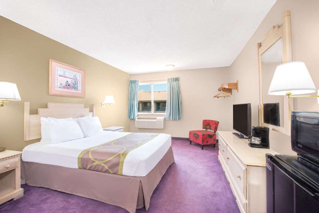 super 8 by wyndham grants