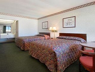 Super 8 By Wyndham Greensboro,North Carolina>>Greensboro,2 star