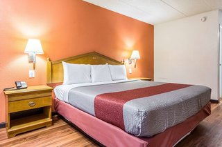 Motel 6 Grove City, Oh,Near World Of Bounce,2 star