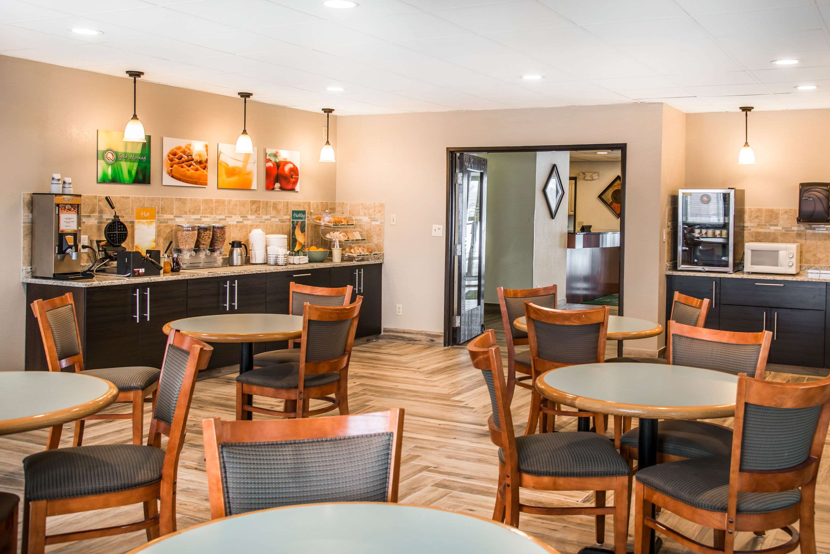 hudson inn and suites