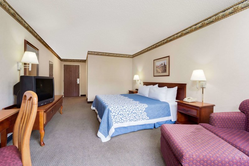 magnuson hotel west liberty