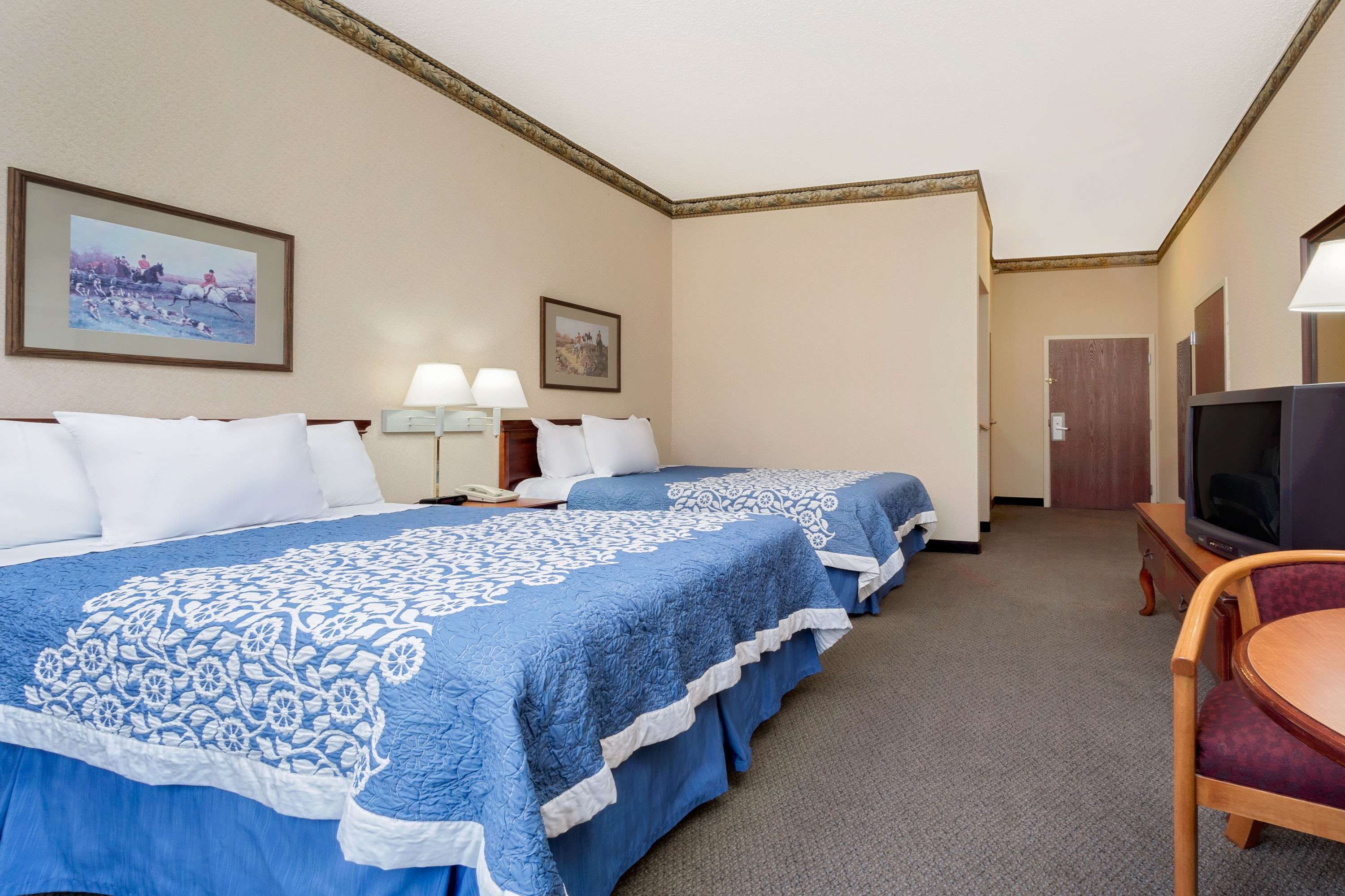 magnuson hotel west liberty