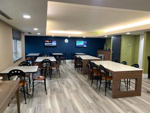 Quality Suites Whitby,Oshawa>>Durham,3 star
