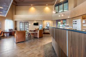 Quality Suites Whitby,Oshawa>>Durham,3 star