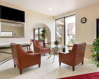 Days Inn & Suites By Wyndham Williamsburg Colonial,Virginia>>Newport News,3 star