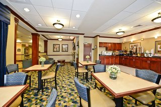 holiday inn express and suites williamstown glassboro by ihg