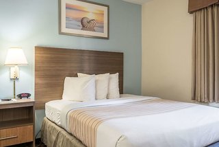 Suburban Studios Of Wilmington,North Carolina>>Wilmington,2 star