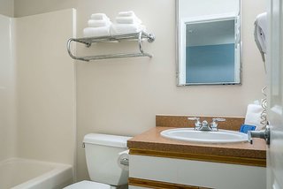 Suburban Studios Of Wilmington,North Carolina>>Wilmington,2 star