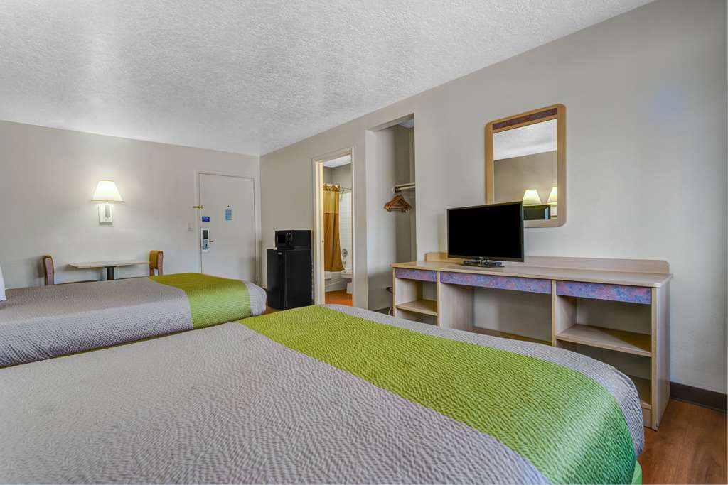 evanston inn at exit 6