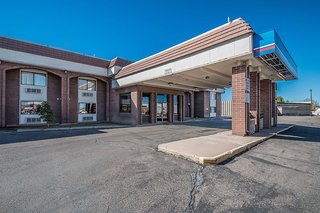 evanston inn at exit 6