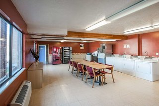evanston inn at exit 6