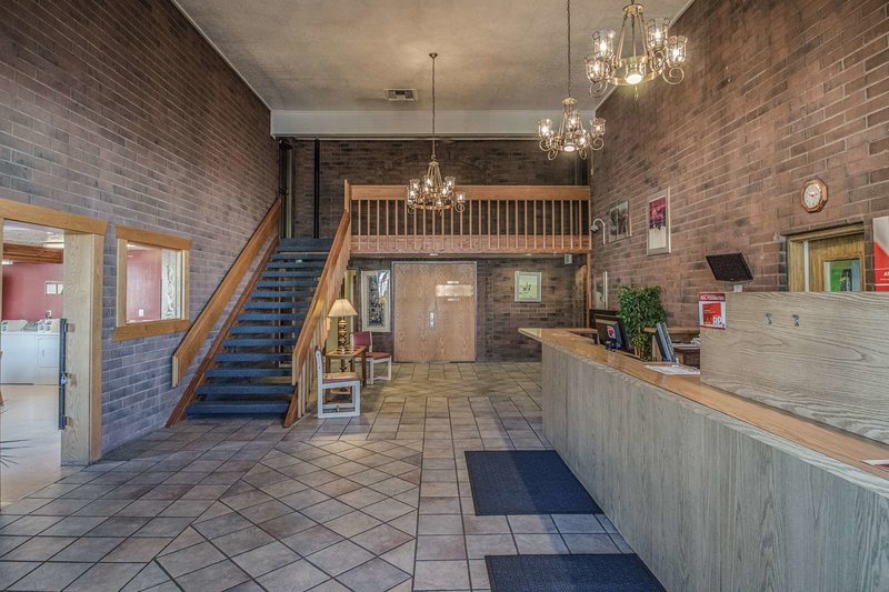 evanston inn at exit 6