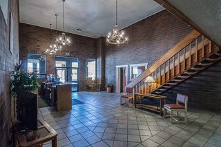 evanston inn at exit 6