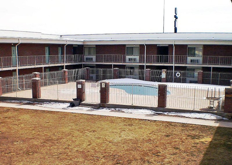 evanston inn at exit 6