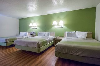 evanston inn at exit 6