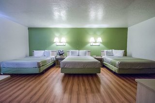 evanston inn at exit 6