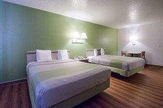 evanston inn at exit 6