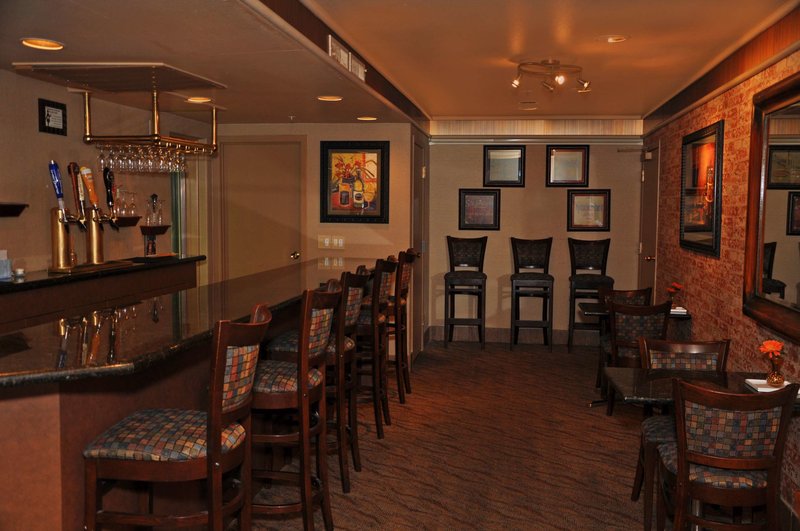 oxford suites portland jantzen beach