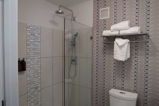 oxford suites portland jantzen beach