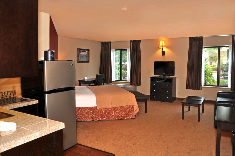 oxford suites portland jantzen beach