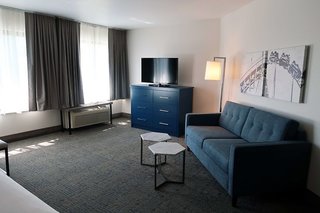 oxford suites portland jantzen beach