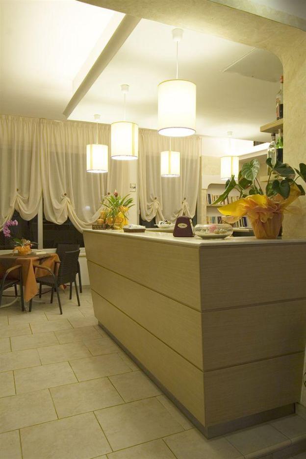 king hotel