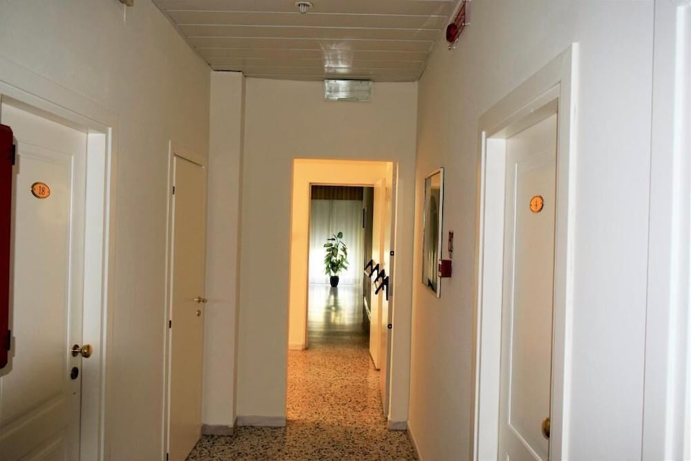king hotel