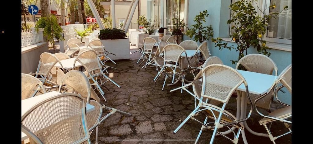 king hotel