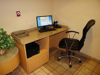 Clt Airport Inn & Suites,Charlotte Douglas International Airport>>Charlotte,3 star