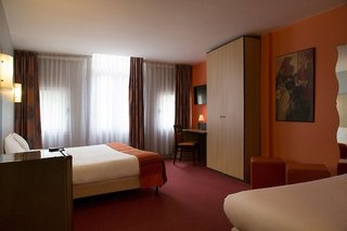 brit hotel chinon le lion dor