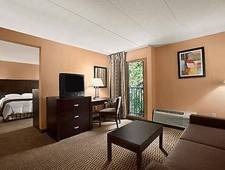 Quality Inn & Suites,Columbia Township>>Cincinnati,3 star