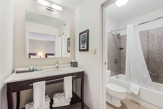 the blu hotel blue ash cincinnati ascend hotel collection