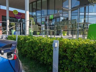 ibis styles pertuis luberon