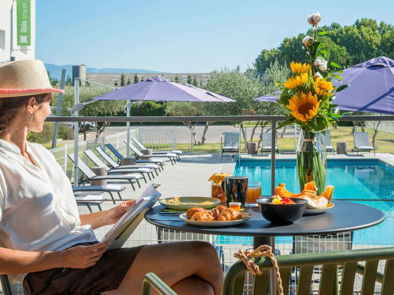 ibis styles pertuis luberon