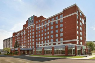 Embassy Suites By Hilton Montreal Airport,Montreal>>Beaconsfield,4 star