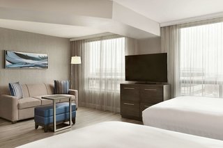 Embassy Suites By Hilton Montreal Airport,Montreal>>Beaconsfield,4 star