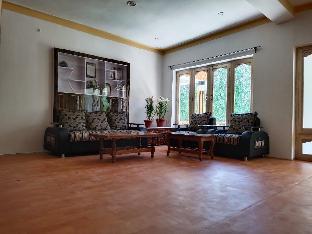 la tsas guest house