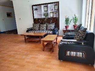 la tsas guest house