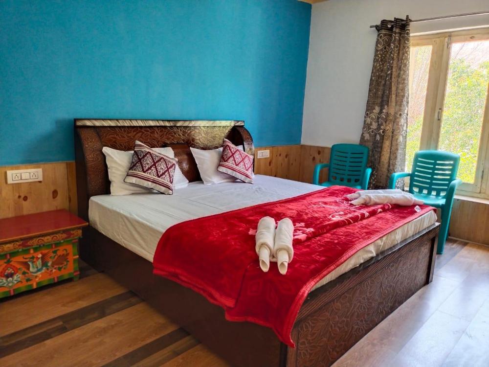 la tsas guest house