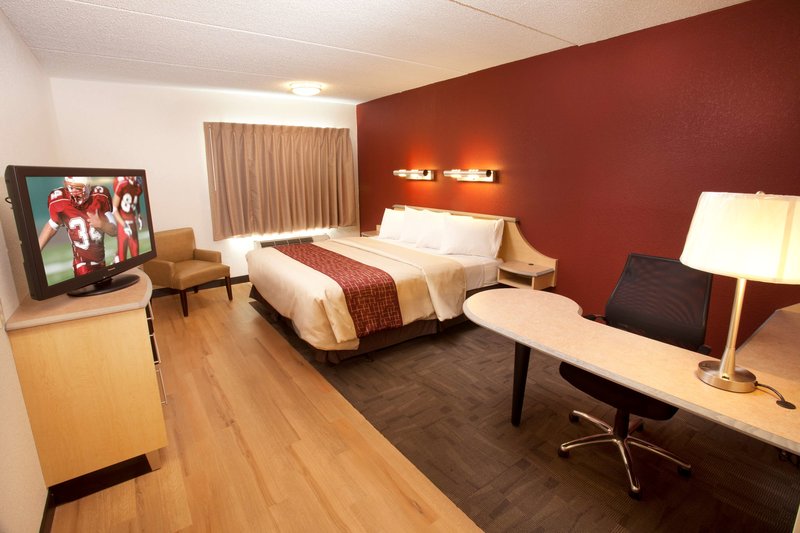 red roof inn plus el paso east