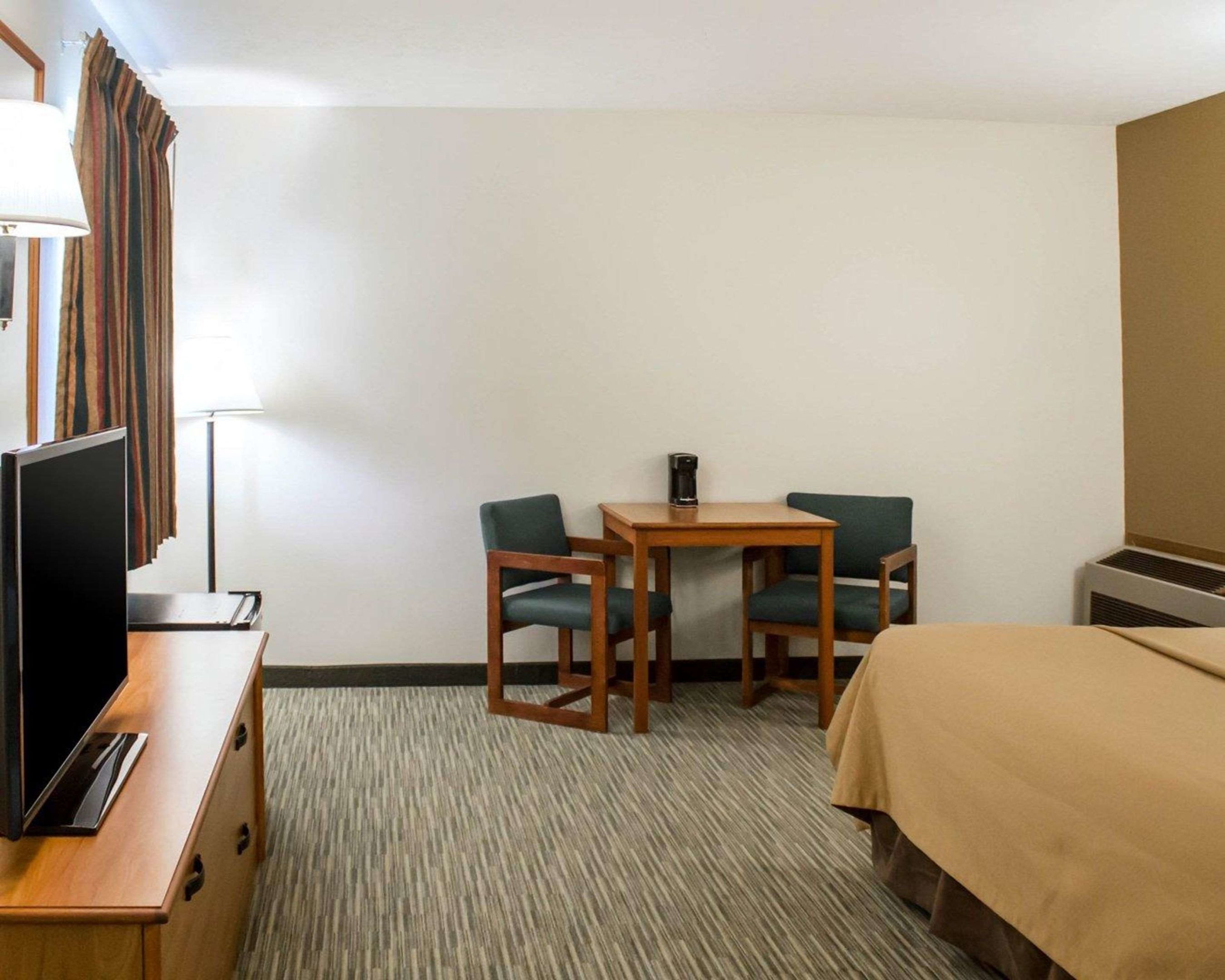 econo lodge elkhart