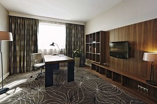 Hilton Sofia,Sofia Central Station>>Sofia,5 star