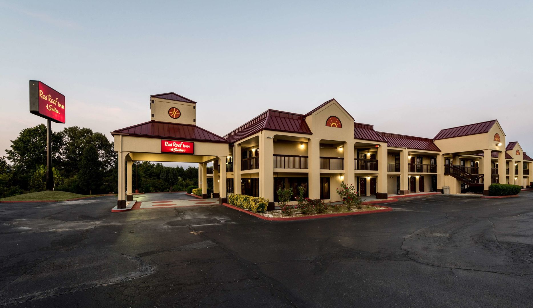 red roof inn and suites clinton tn