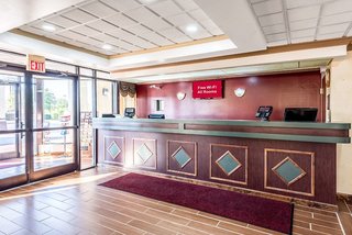 red roof inn and suites clinton tn