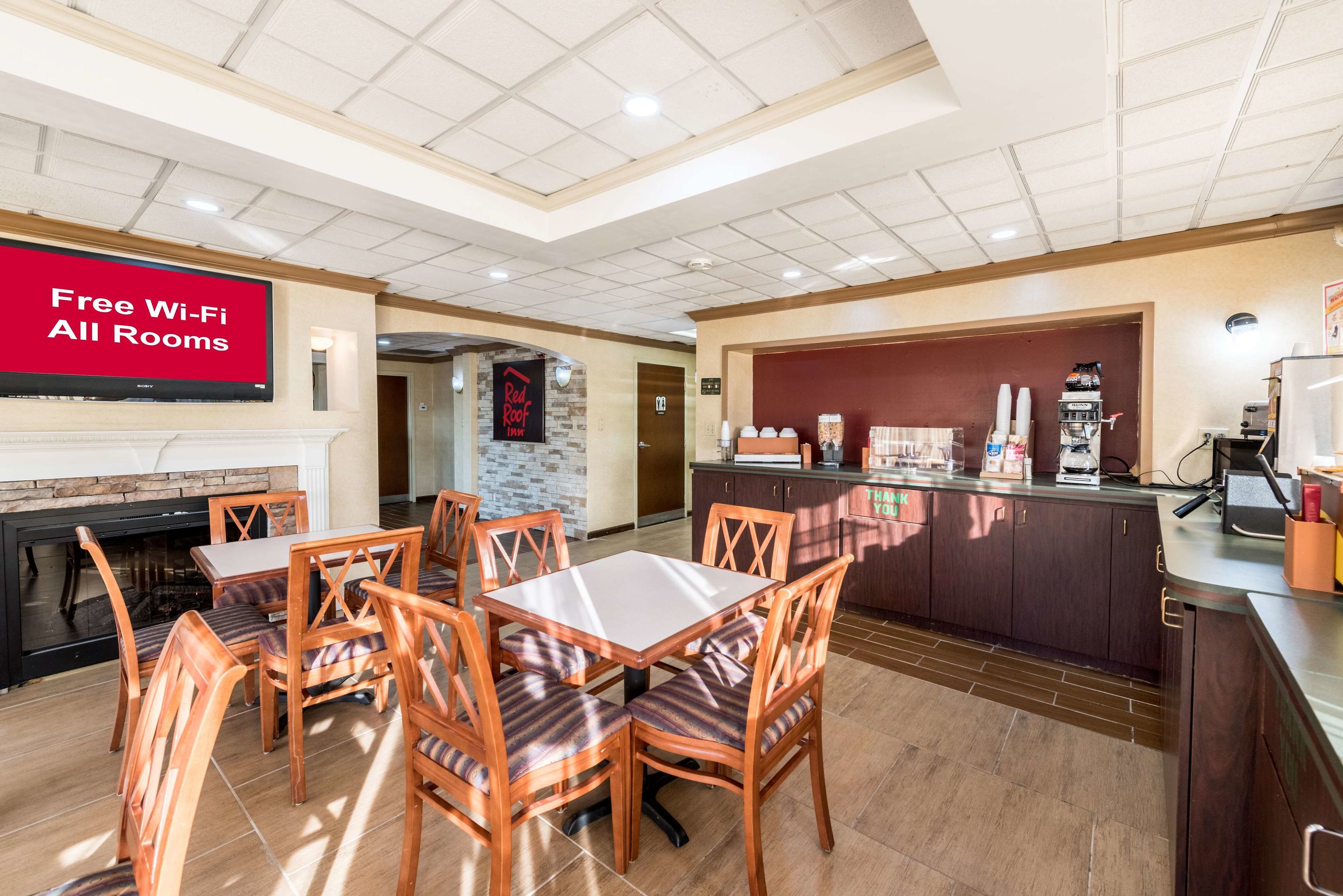 red roof inn and suites clinton tn