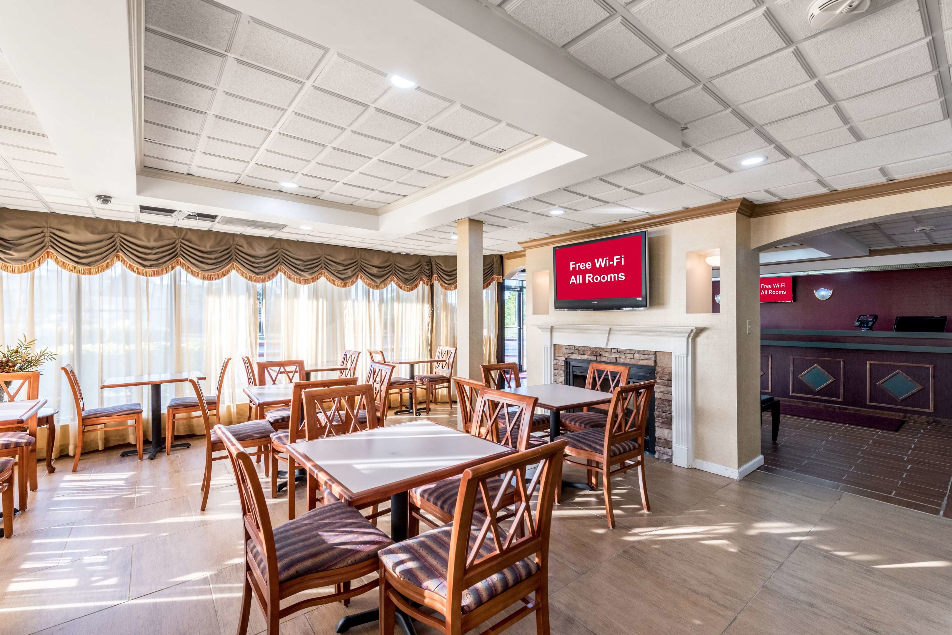 red roof inn and suites clinton tn