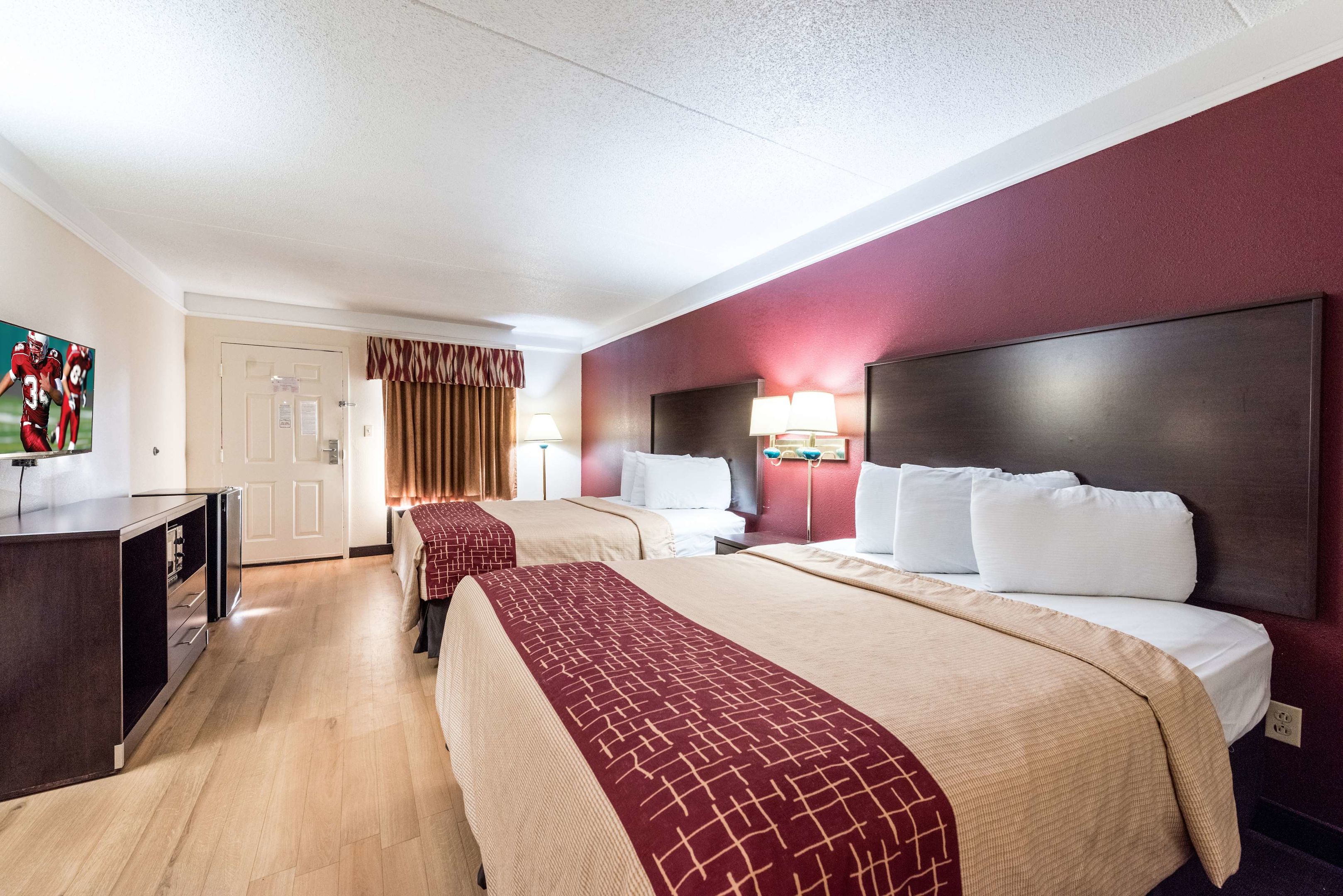 red roof inn and suites clinton tn