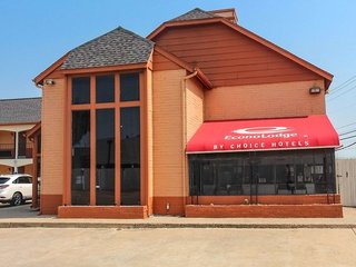 Econo Lodge Near The Domain - The Arboretum,Austin County>>Austin,2 star