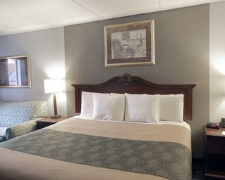 Econo Lodge Near The Domain - The Arboretum,Austin County>>Austin,2 star