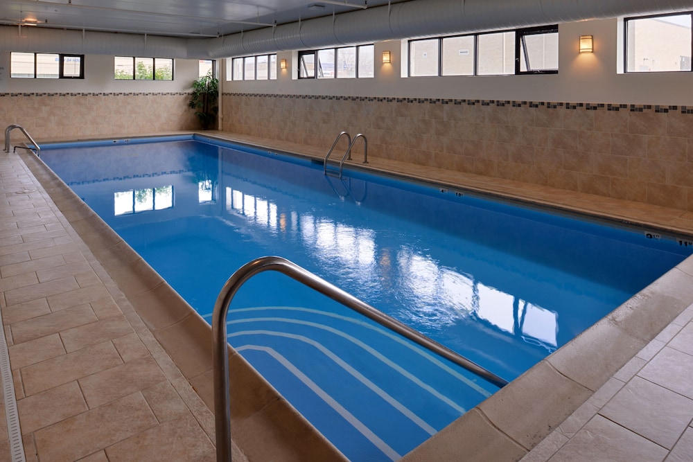 holiday inn express crestwood by ihg